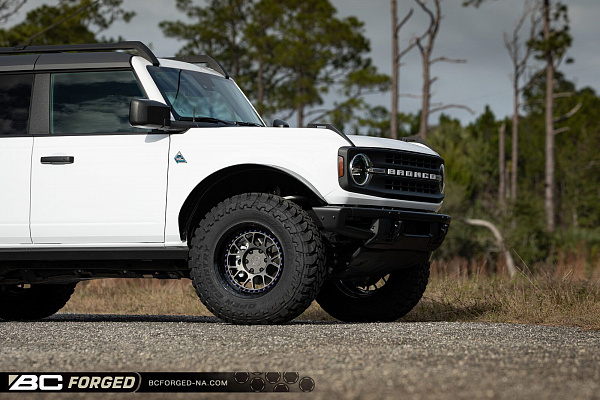 Фото дисков BC Forged LE72 // MLE72 Глянцевый графит на Ford Bronco