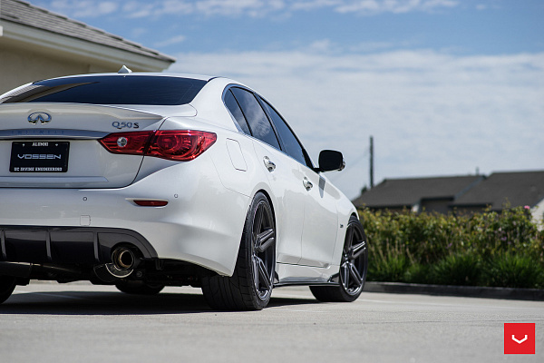 Фото дисков Vossen HF-1 Алмазная проточка на Infiniti Q50