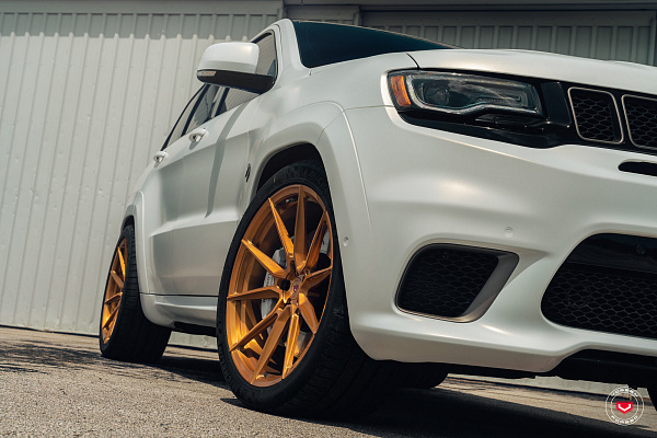 Фото дисков Vossen EVO-2 Глянцевая медь на Jeep Grand Cherokee IV