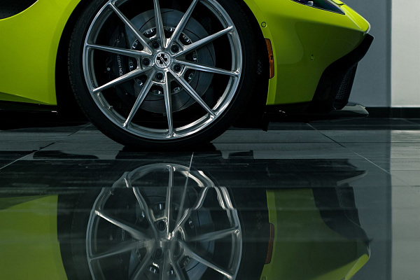 Фото дисков Anrky AN18 Глянцевый лак на Aston Martin Vantage 4
