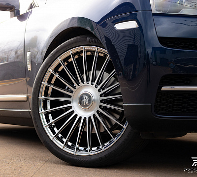 Фото дисков Vossen HF-8 на Rolls-Royce Cullinan