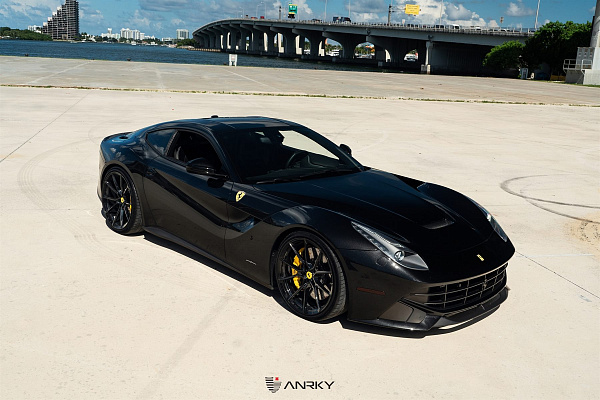 Фото дисков Anrky AN12 Черный глянец на Ferrari F12