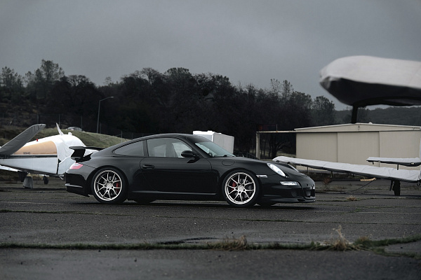 Фото дисков Rotiform LTN-J Серебро на Porsche 911 VI