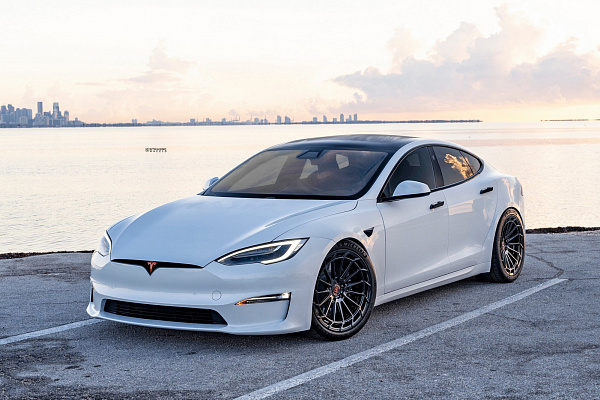 Tesla Model S Plaid