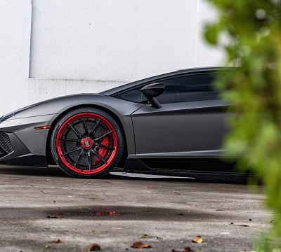 Фото дисков Strasse Wheels SV10-RS Performance на Lamborghini Aventador