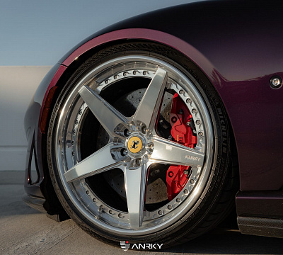 Фото дисков Anrky RS5.3 на Ferrari 812