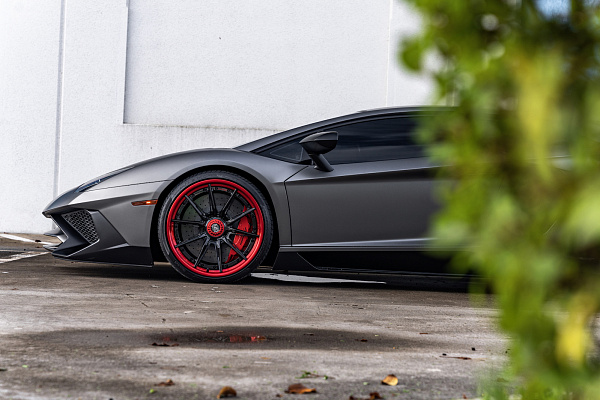 Фото дисков Strasse Wheels SV10-RS Performance Другой цвет на Lamborghini Aventador