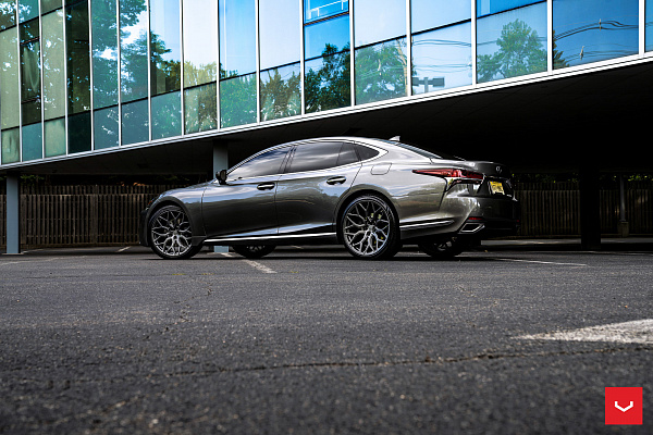 Фото дисков Vossen HF-2 Сатиновый графит на  Lexus LS V