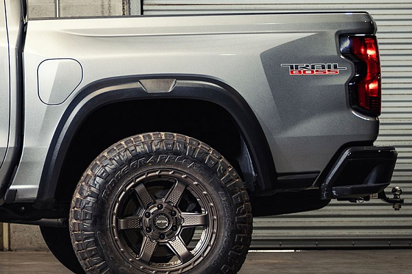 Фото дисков 4PLAY 4PS63 Сатиновая темная бронза на Chevrolet Colorado