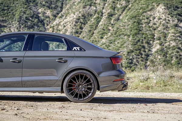 Фото дисков Savini BM16 Черный глянец на Audi A/S/RS 3 (8V)