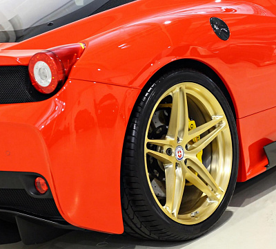 Фото дисков HRE P107 на Ferrari 458