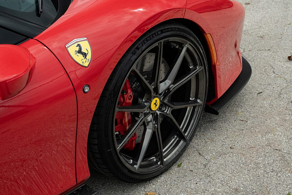 Фото дисков Anrky AN12 Глянцевый темный лак на Ferrari F8