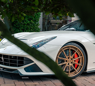 Фото дисков Strasse Wheels SV10-RS Deep Concave FS на Ferrari F12