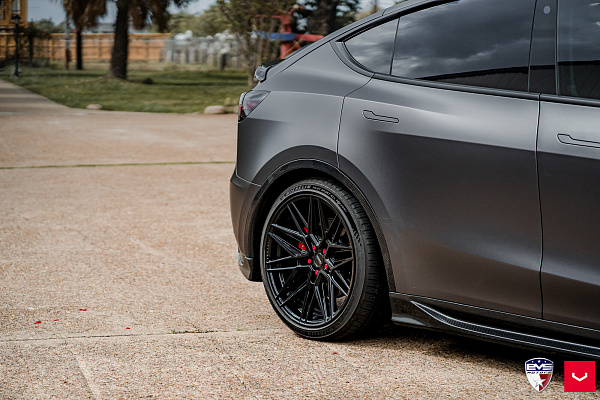Фото дисков Vossen HF-7 Черный глянец на Tesla Model Y