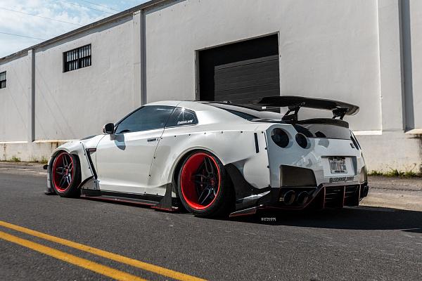 Фото дисков Strasse Wheels SV4 Deep Concave FS Другой цвет на Nissan GT-R