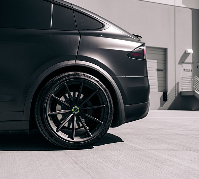 Фото дисков Brixton Forged R11-R на Tesla Model X