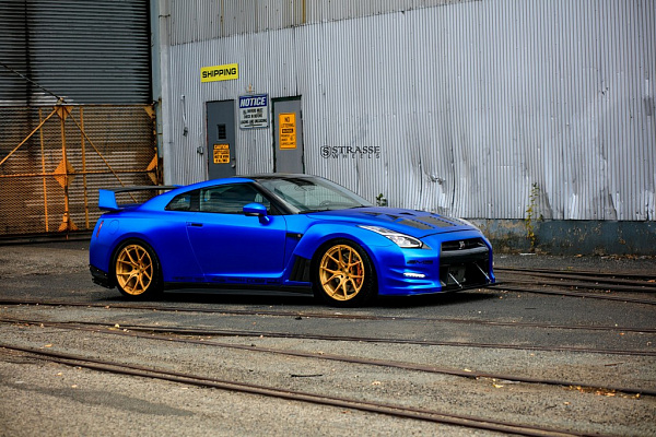 Nissan GT-R