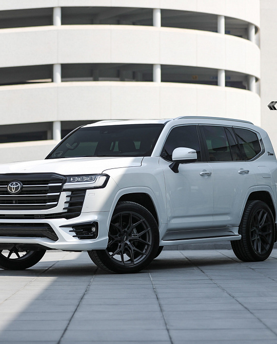Фото дисков HF6-4 Сатиновый графит на Toyota Land Cruiser 300