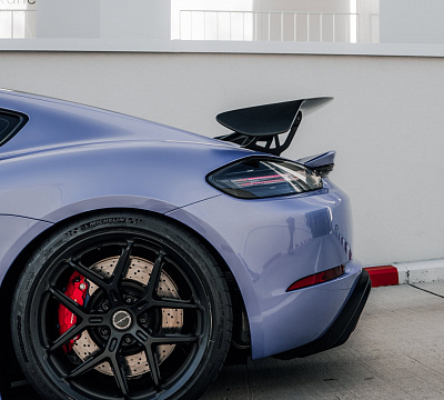 Фото дисков Brixton Forged PF7-RS на Porsche Cayman III