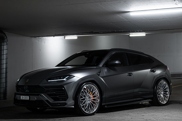 Фото дисков ST Wheels ST4 Полированный лак на Lamborghini Urus