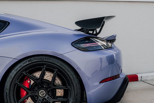 Фото дисков Brixton Forged PF7-RS Черный сатин на Porsche Cayman III