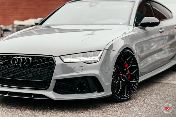 Фото дисков Vossen S17-01 Черный глянец на Audi A/RS 7 (4G)