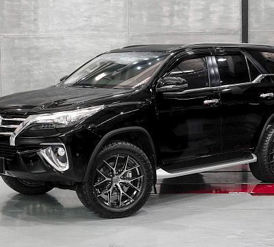 Фото дисков Vossen HF6-4 на Toyota Fortuner II