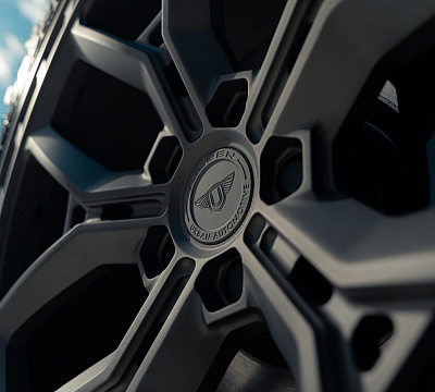 Фото дисков Vossen UV-X на Land Rover Defender II