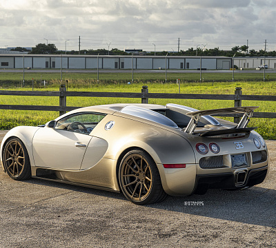Фото дисков Strasse Wheels SV5 Deep Concave Duoblock на Bugatti Veyron