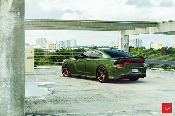 Фото дисков Vossen HF-5 Сатиновая бронза на Dodge Charger VII