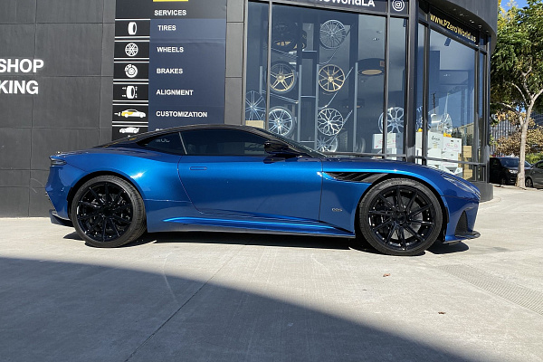 Фото дисков CEC C26 Черный глянец на Aston Martin DBS 3