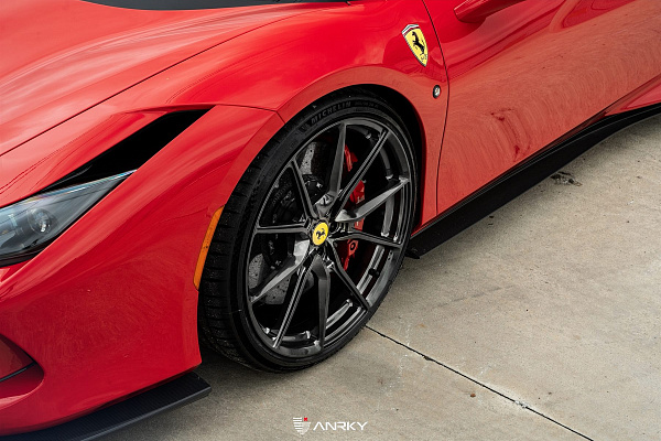 Фото дисков Anrky AN12 Глянцевый темный лак на Ferrari F8
