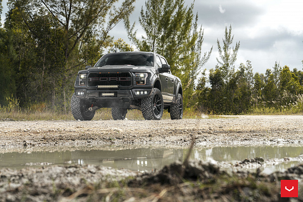 Фото дисков Vossen HF6-4 Черный сатин на Ford F-150 XIII