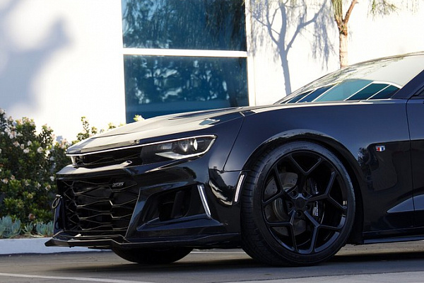 Фото дисков MRR M228 Черный глянец на Chevrolet Camaro VI