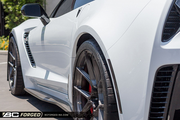 Фото дисков BC Forged EH181 Глянцевый темный лак на Chevrolet Corvette C7