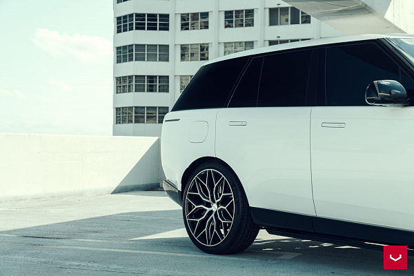 Фото дисков Vossen HF-2 Алмазная проточка на Land Rover Range Rover V