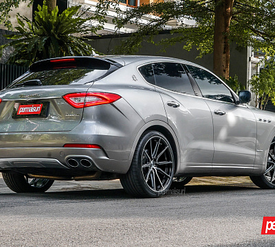Фото дисков Vossen HF-3 на Maserati Levante