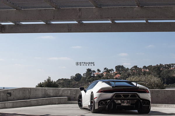 Фото дисков Strasse Wheels SM5R Deep Concave Monoblock Другой цвет на Lamborghini Huracan