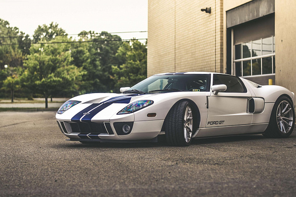 Фото дисков HRE P104 Глянцевый лак на Ford GT I