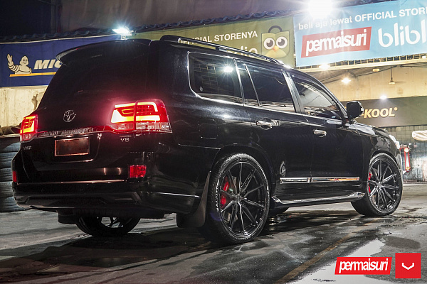Фото дисков Vossen HF-3 Алмазная проточка на Toyota Land Cruiser 200