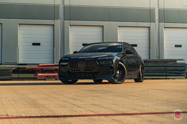 Фото дисков Vossen S17-14 Черный глянец на BMW 7 (G70)