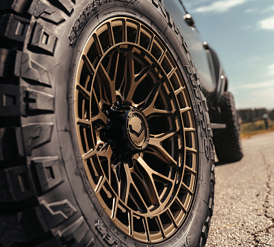 Фото дисков Vossen HFX-1 (8-Lug) на GMC Hummer EV