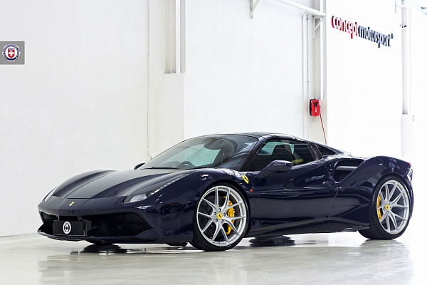 Фото дисков HRE P101 Серебро на Ferrari 488