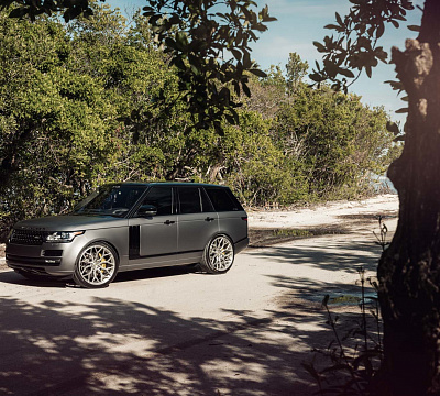 Фото дисков Vossen S17-01 на Land Rover Range Rover IV