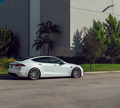 Фото дисков Vossen EVO-5R на Tesla Model S