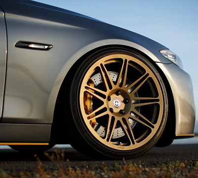 Фото дисков HRE 301M на BMW 5/M5 (F10)