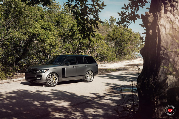 Фото дисков Vossen S17-01 Глянцевый тонированный лак на Land Rover Range Rover IV