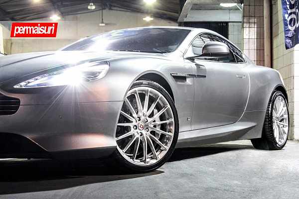 Фото дисков HRE P103 Глянцевый лак на Aston Martin DB 9 