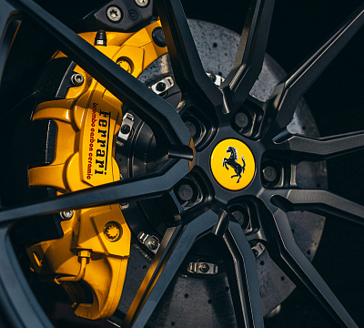 Фото дисков Vossen M-X2 на Ferrari SF90