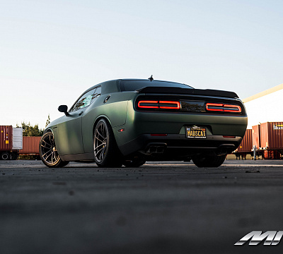 Фото дисков MRR M392 на Dodge Challenger III